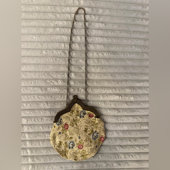Floral Embroidered Vintage Purse - Picture 2 of 2